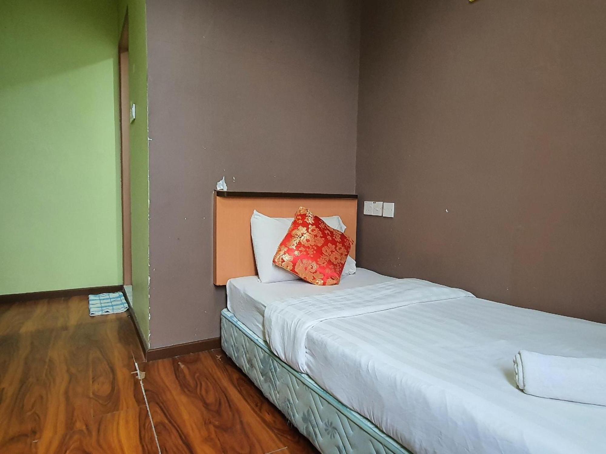 Oyo 90964 Melody 88 Inn Miri Exteriér fotografie