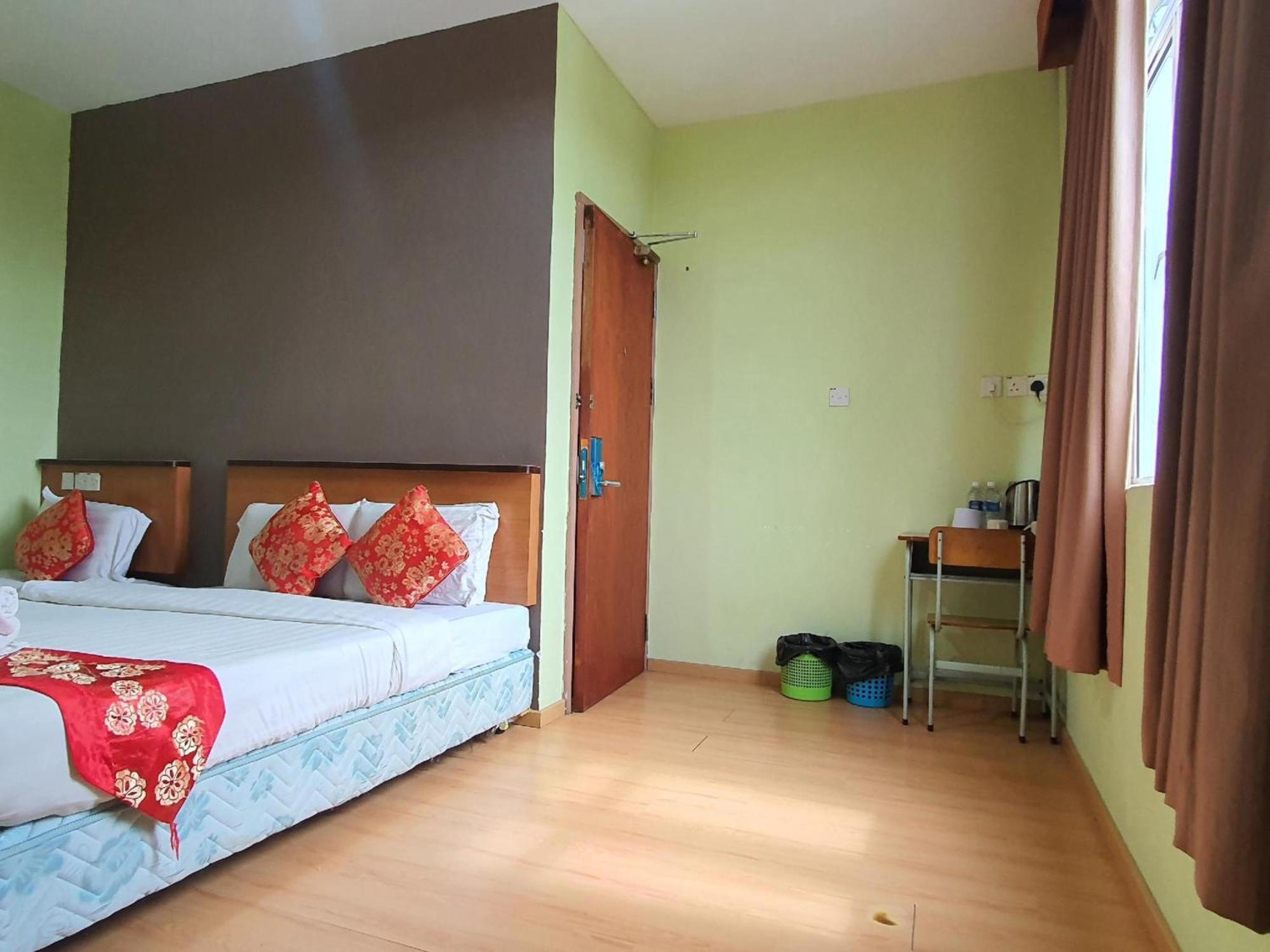 Oyo 90964 Melody 88 Inn Miri Exteriér fotografie